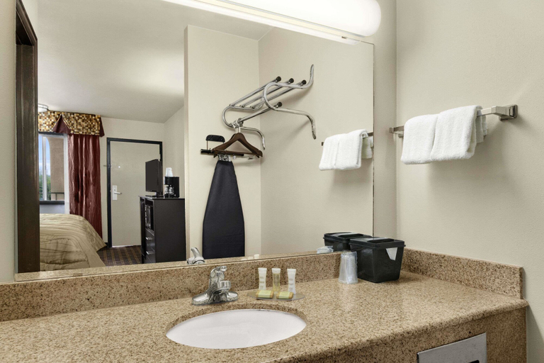 Bathroom 4, Super 8 by Wyndham Fort Worth TX, Fort Worth