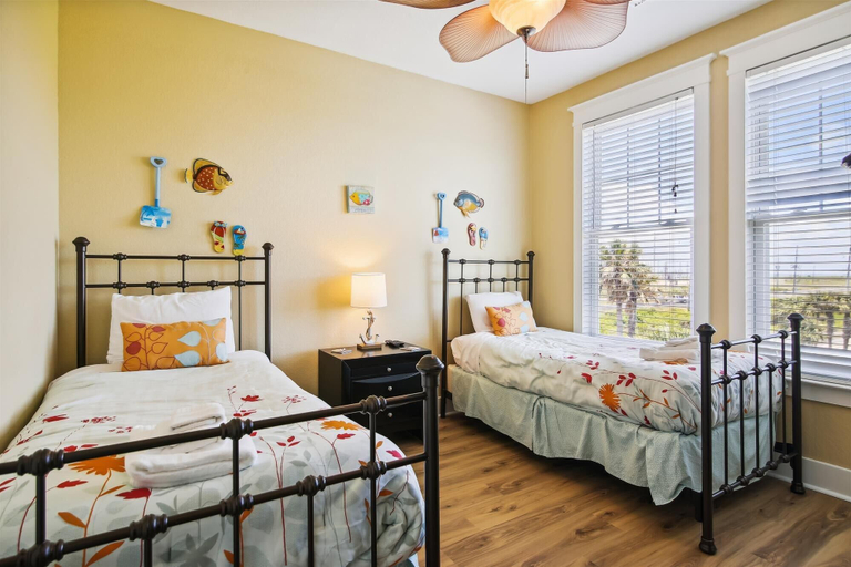 Bedroom 2, Memory Maker, Galveston