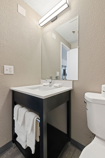 Bathroom 5, Studio 6 Tucson, AZ - North, Pima