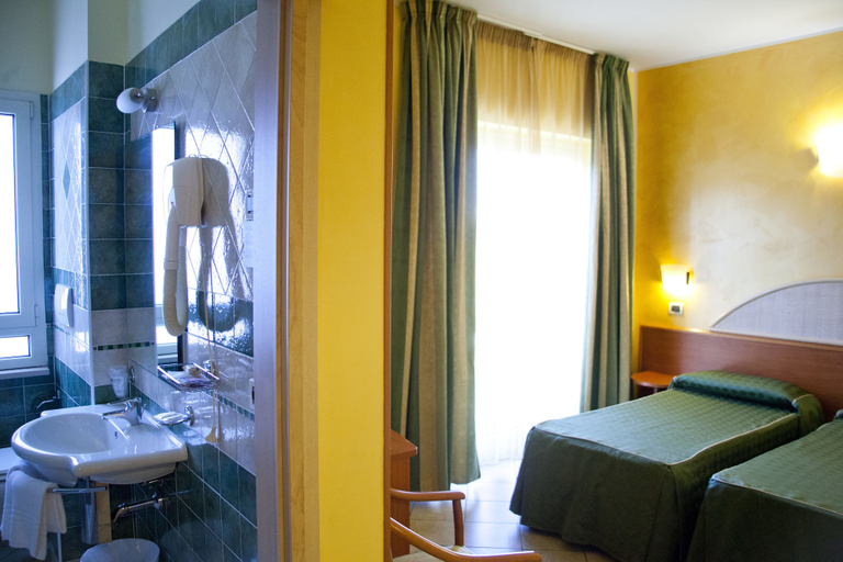 Bedroom 3, Hotel Prestige, Pescara