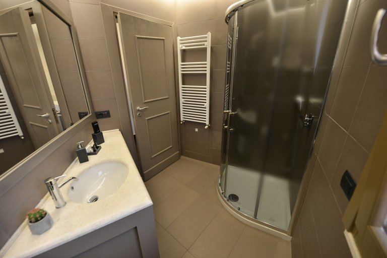 Bathroom 3, Petit Hotel Elita, Shkodrës