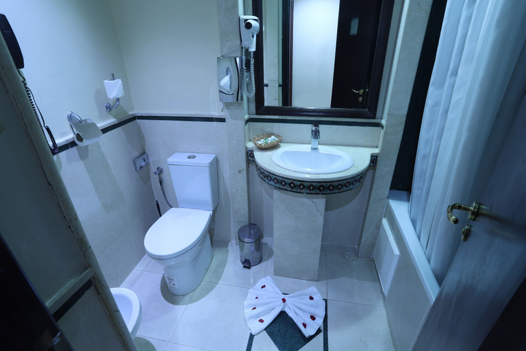 Bathroom 5, Helnan Chellah Hotel, Rabat