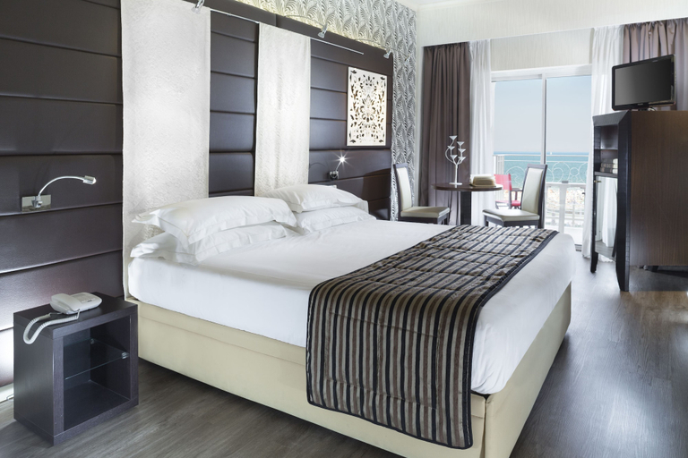 Bedroom 3, Hotel Corallo, Rimini