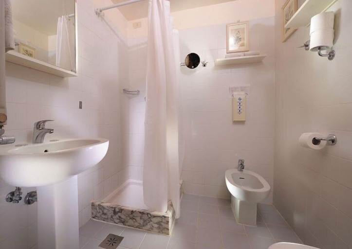 Bathroom 4, Hotel La Calcina, Venezia