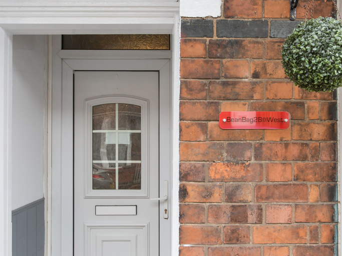 Exterior & Views 2, Crewe Rooms West Avenue, Cheshire East