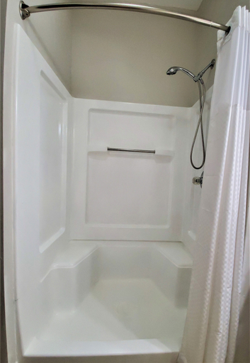 Bathroom 4, Super 8 by Wyndham High Point/Greensboro, Guilford