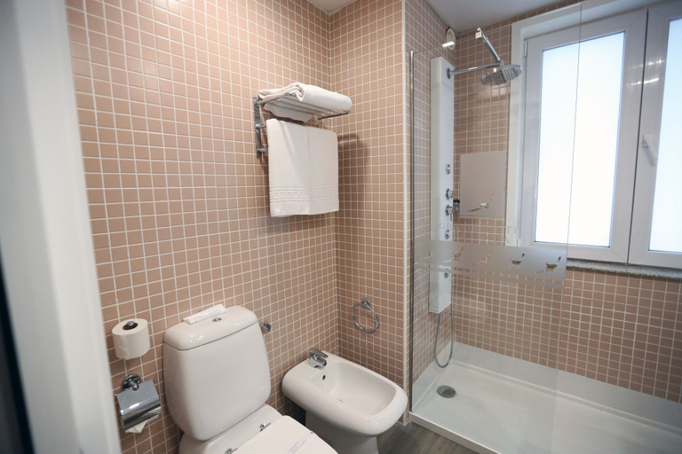 Bathroom 4, Grande Hotel da Póvoa, Póvoa de Varzim