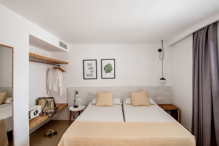 Bedroom, Apartamentos Es Pujols, Baleares