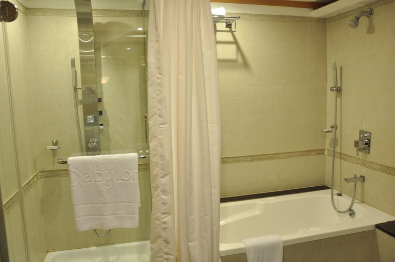 Bathroom 4, Hotel Babylon Inn, Raipur