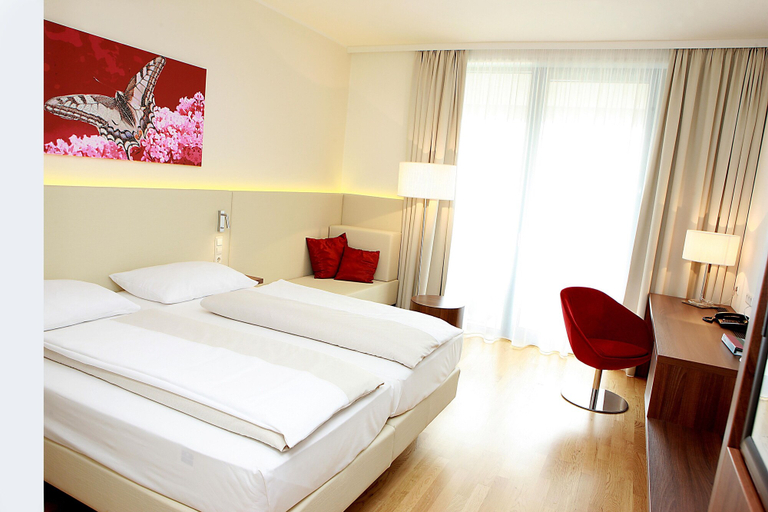 Bedroom 3, Thermenhotel Karawankenhof, Villach