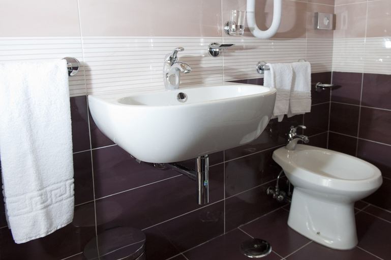 Bathroom 5, Hotel Residence San Pietro, Salerno