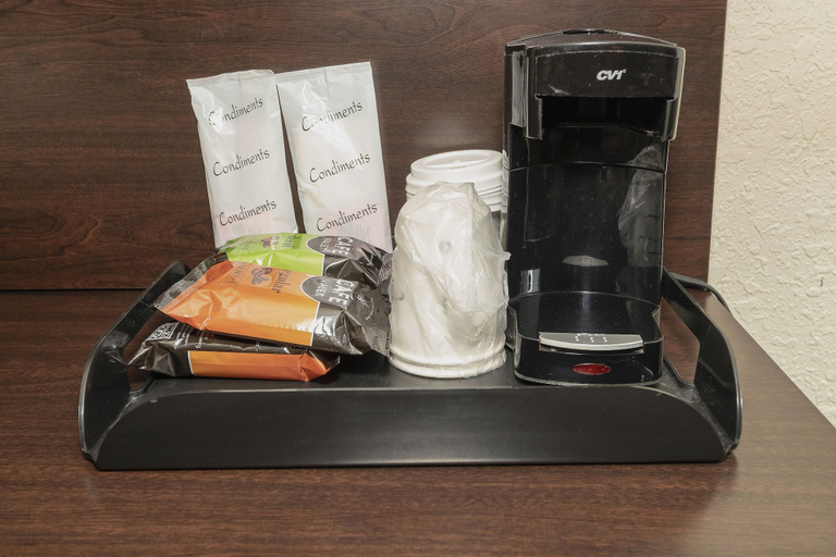 Food & Drinks 4, Econo Lodge Inn & Suites, Will