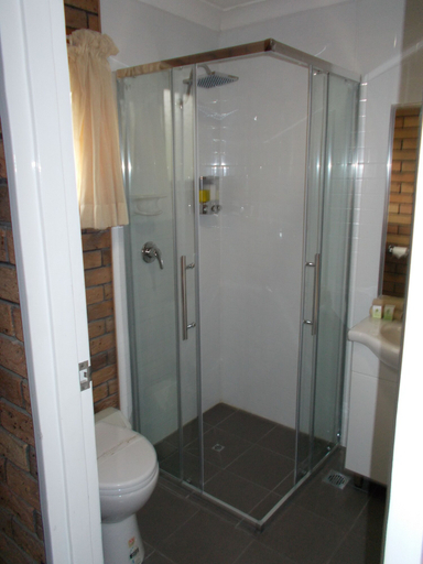 Bathroom 4, Park House Motor Inn, Jondaryan - Pt B