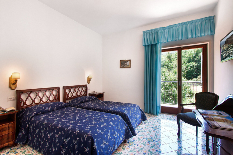 Bedroom 4, Hotel Metropole, Napoli