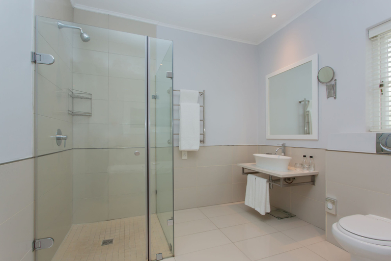 Bathroom 5, Fancourt hotel, Eden
