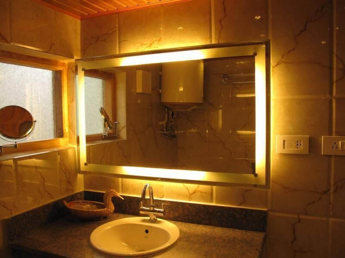 Bathroom 4, Hotel Mirage, Srinagar