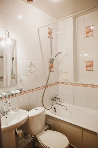 Bathroom 3, Hotel Shale, Perm' gorsovet