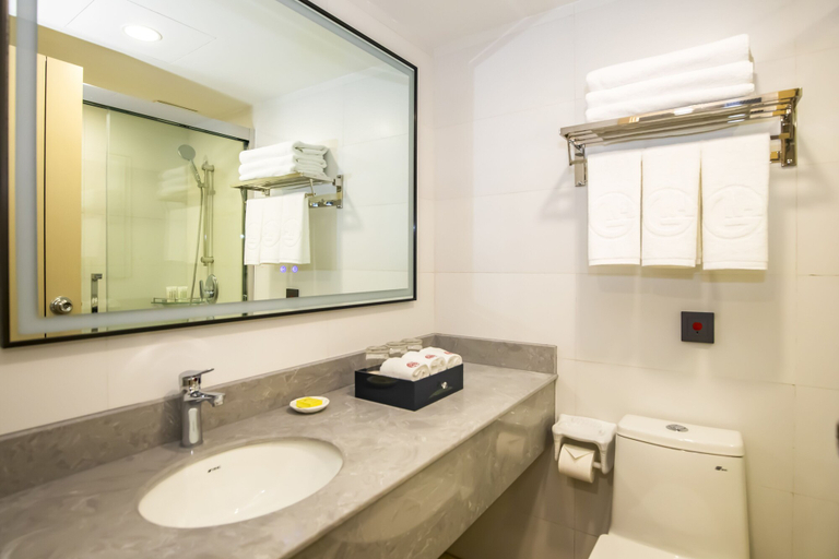 Bathroom 5, Fu Hua Hotel, Macao
