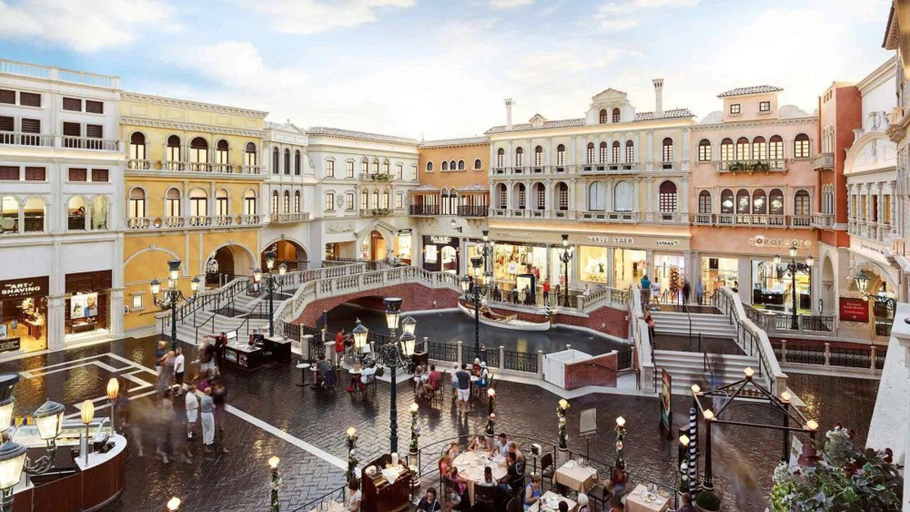 Exterior & Views 2, The Venetian Prestige Club Lounge, Clark