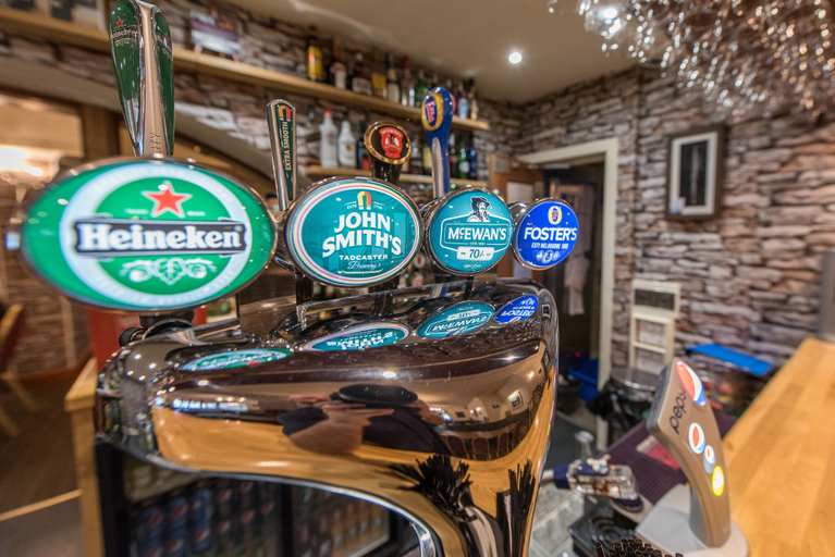 Food & Drinks 5, Alexandra Hotel, Highland