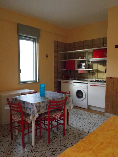 Others 4, Apartaments Cavour 7, Palermo