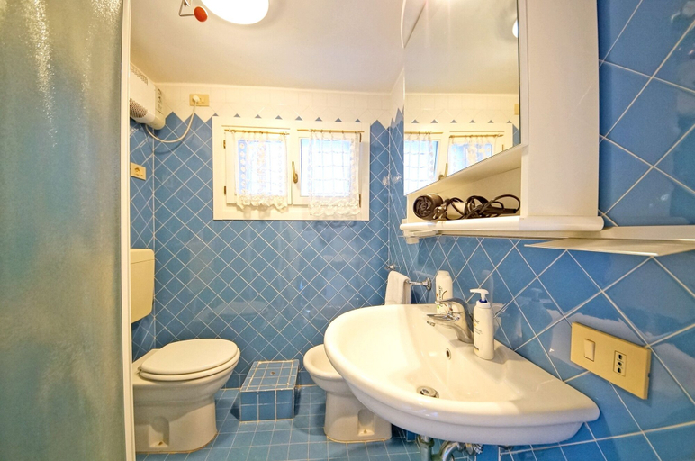 Bathroom 4, DolceVita Apartments N. 386, Venezia