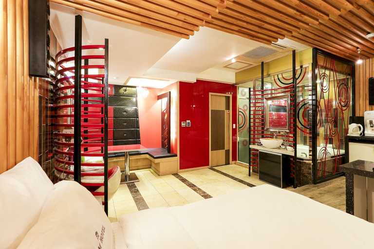 Bedroom 3, Koam Tourist Hotel, Anyang