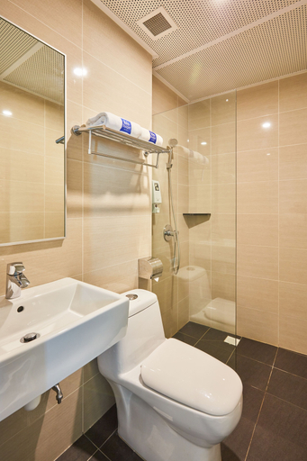 Bathroom 4, ibis budget Singapore Emerald, Singapore