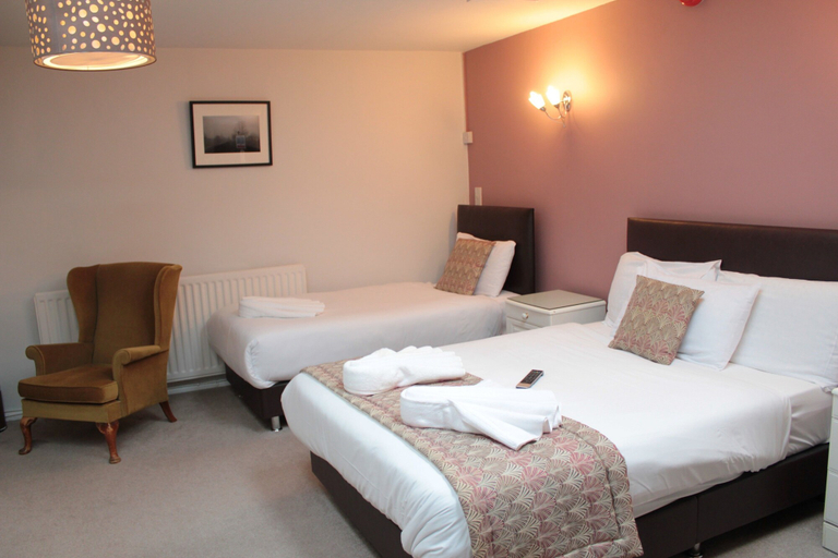 Bedroom 2, The Blue Boar Inn, Warwickshire