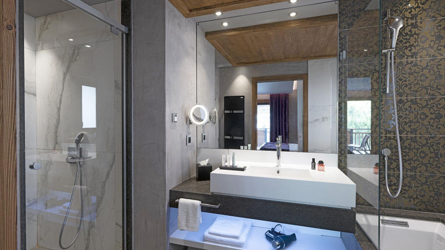 Bathroom 4, MGM Hôtels & Résidences – Hôtel Les Suites d’Alexane, Haute-Savoie
