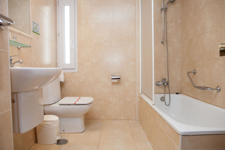 Bathroom 4, Hotel Las Anclas, Cantabria