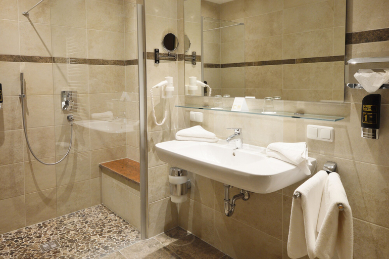 Bathroom 3, Stolls Hotel Alpina, Berchtesgadener Land