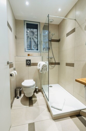 Bathroom 5, Mercure Poitiers Centre Hotel, Vienne