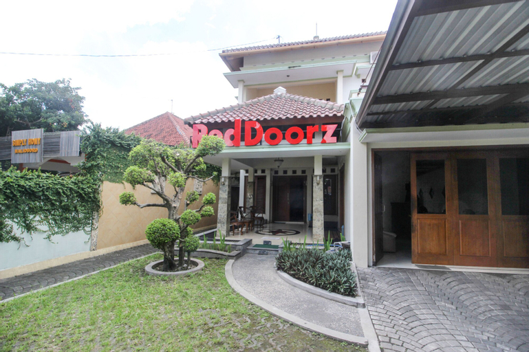 Exterior & Views 21