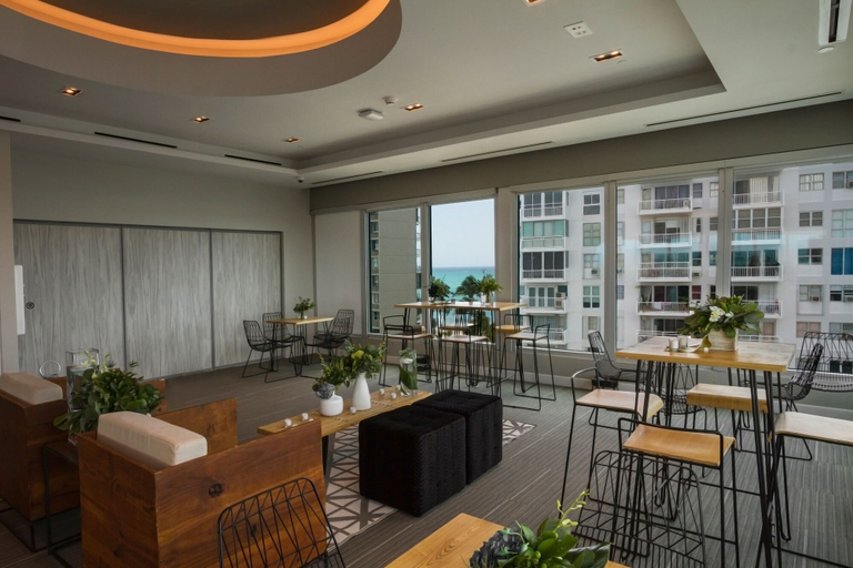 Food & Drinks 5, TRYP by Wyndham Isla Verde