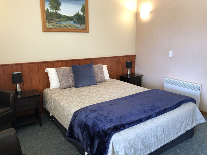 Bedroom 3, Te Anau Manapouri Lake Hotel, Southland