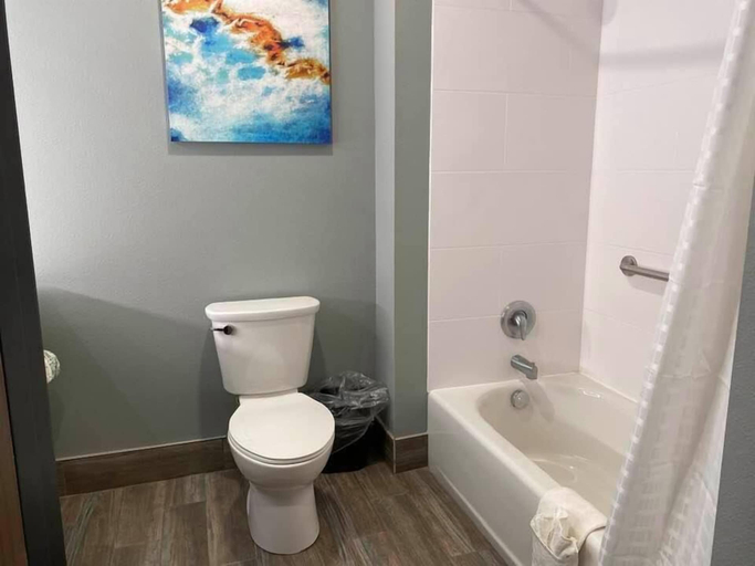 Bathroom 4, La Quinta Inn & Suites by Wyndham Limon, Lincoln
