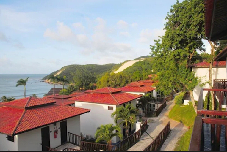 Exterior & Views 27