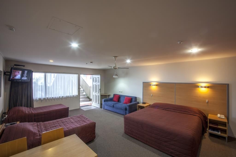Bedroom 3, Landmark Manor Motel, New Plymouth