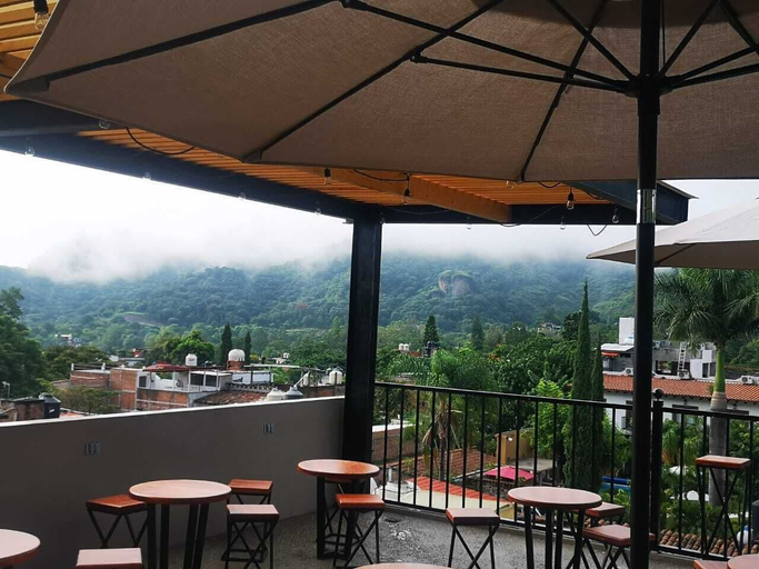 Others 5, Artesanos 11 by Rotamundos, Tepoztlán