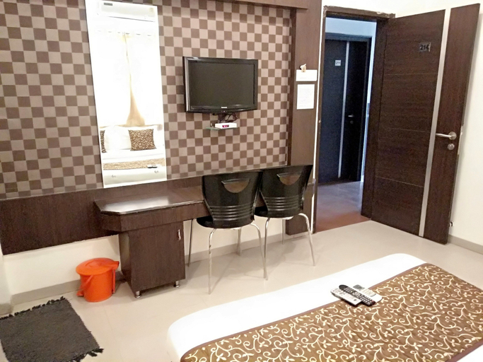 Bedroom 2, Hotel Sai Grand Castle Inn, Ahmadnagar