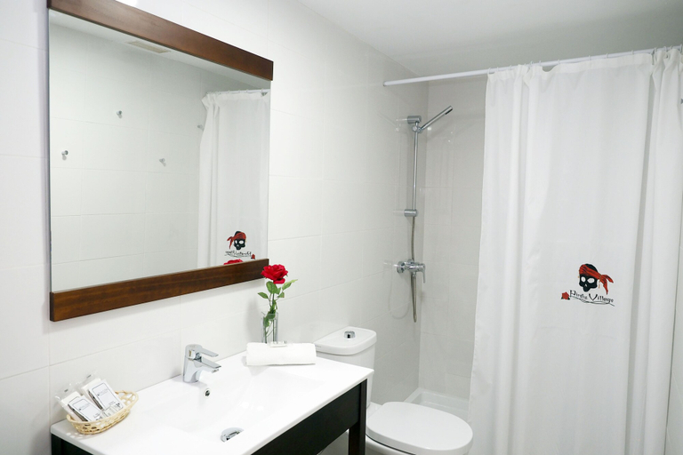Bathroom 5, Pirates Village, Baleares