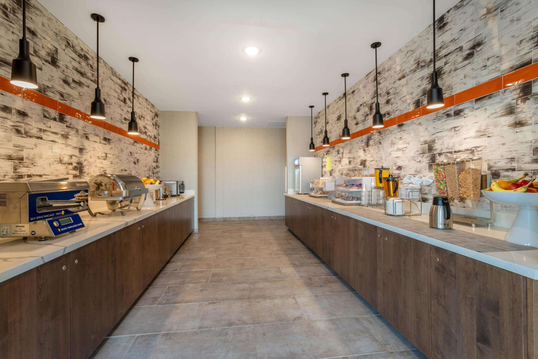 Food & Drinks 5, La Quinta Inn & Suites by Wyndham Limon, Lincoln