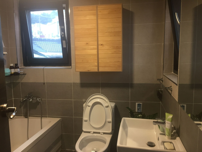 Bathroom 3, Guesthouse Dalggume, Muan