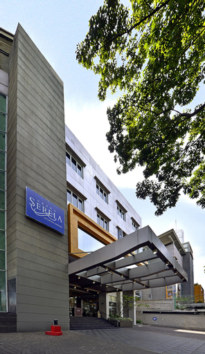 Exterior & Views 22