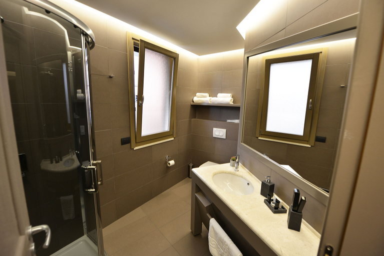 Bathroom 3, Petit Hotel Elita, Shkodrës
