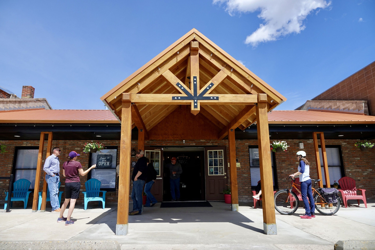 Exterior & Views 2, Pintler's Portal Hostel, Deer Lodge