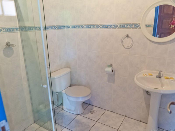 Bathroom 4, Pousada Manacá, Parati