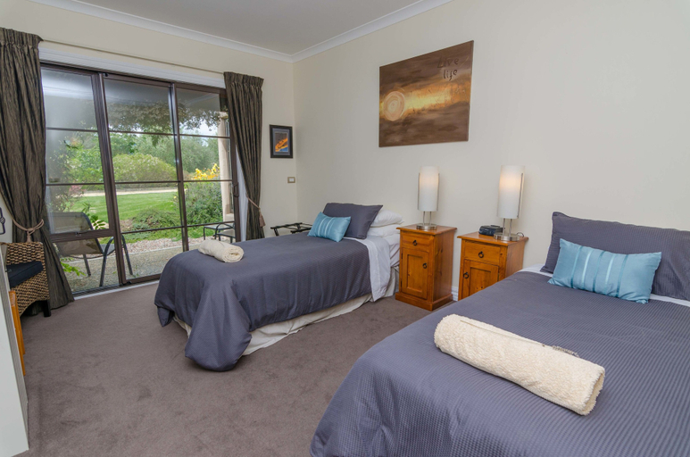 Bedroom 3, The Summit Lodge, Carterton