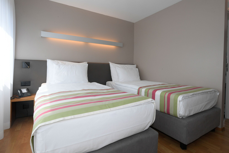 Bedroom 2, Belair, Zürich